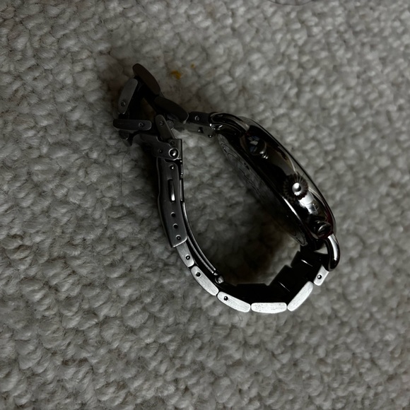 MVMTK Blacktop A18 Silver and Black Men's Watch - Picture 3 of 3